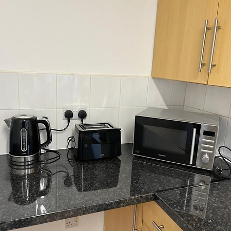 Kettering Service Accomodation 2Brh Freeparking Wifi Smart Tv Tea & Coffee 외부 사진